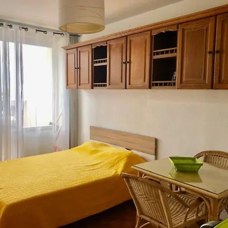 Heliopolis L55 Au Village Naturiste アパート